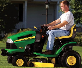Tractor de jardin John Deere LA135