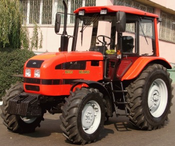 Tractor Belarus 1025